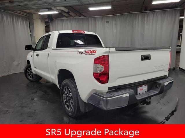 Photo of 2016 Super White Toyota Tundra