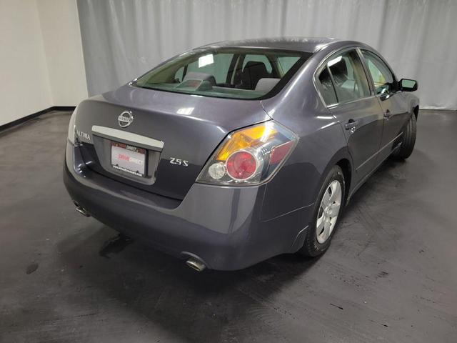 Photo of 2008 Dark Slate Metallic Nissan Altima