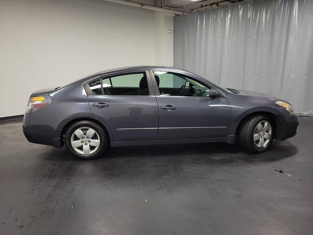 Photo of 2008 Dark Slate Metallic Nissan Altima