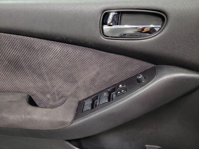 Photo of 2008 Dark Slate Metallic Nissan Altima