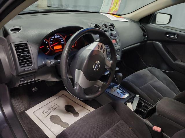 Photo of 2008 Dark Slate Metallic Nissan Altima
