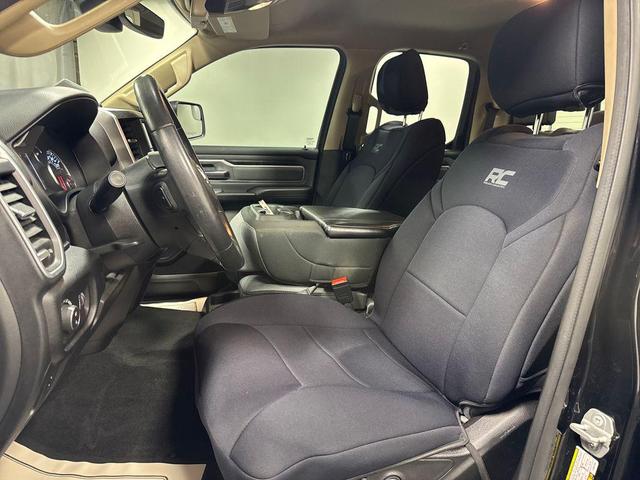 Photo of 2020 Diamond Black Crystal Pearlcoat RAM 1500