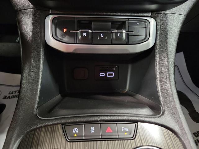 Photo of 2021 White Frost Tricoat GMC Acadia