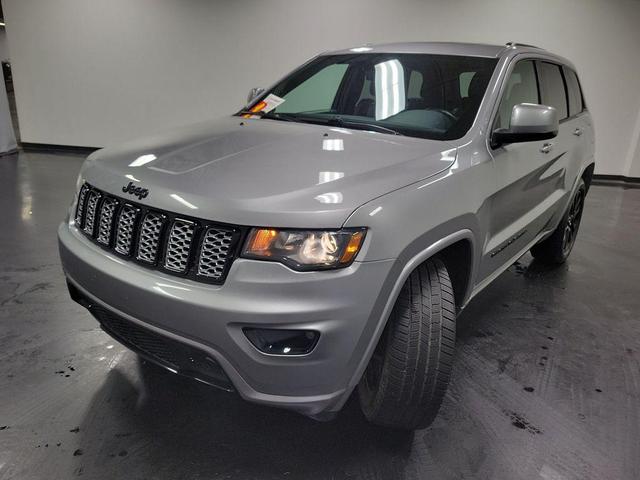 Photo of 2017 Billet Silver Metallic Clearcoat Jeep Grand Cherokee