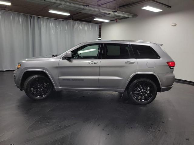 Photo of 2017 Billet Silver Metallic Clearcoat Jeep Grand Cherokee