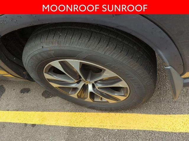 Photo of 2020 Magnetic Gray Metallic Toyota Highlander