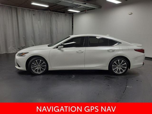 Photo of 2019 Eminent White Pearl Lexus ES 300h
