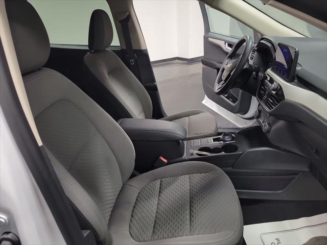Photo of 2020 Oxford White Ford Escape