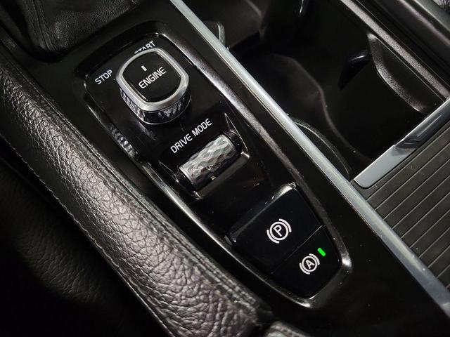 Photo of 2017 Bright Silver Metallic Volvo S90