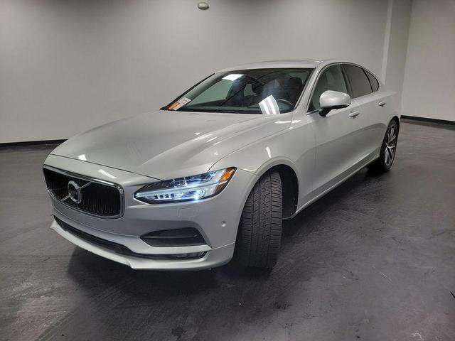 Photo of 2017 Bright Silver Metallic Volvo S90