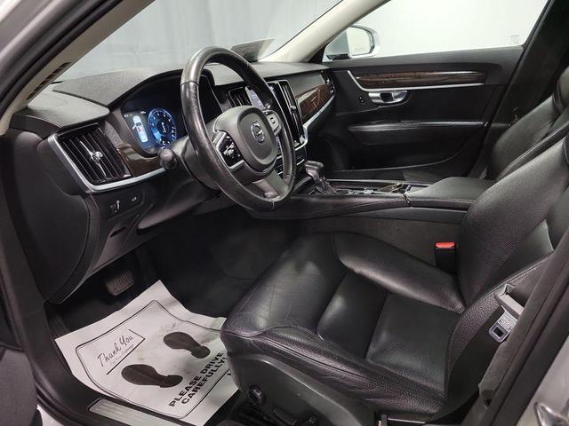 Photo of 2017 Bright Silver Metallic Volvo S90