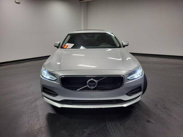 Photo of 2017 Bright Silver Metallic Volvo S90