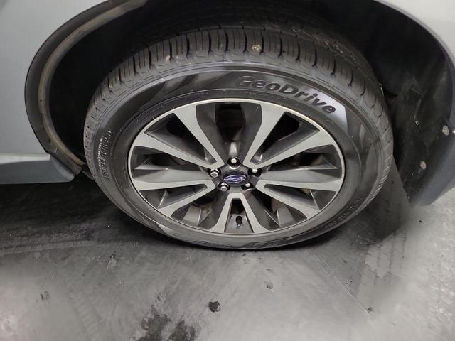 Photo of 2018 Ice Silver Metallic Subaru Forester