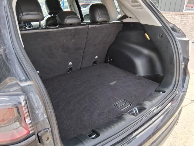 Photo of 2021 Diamond Black Crystal Pearlcoat Jeep Compass