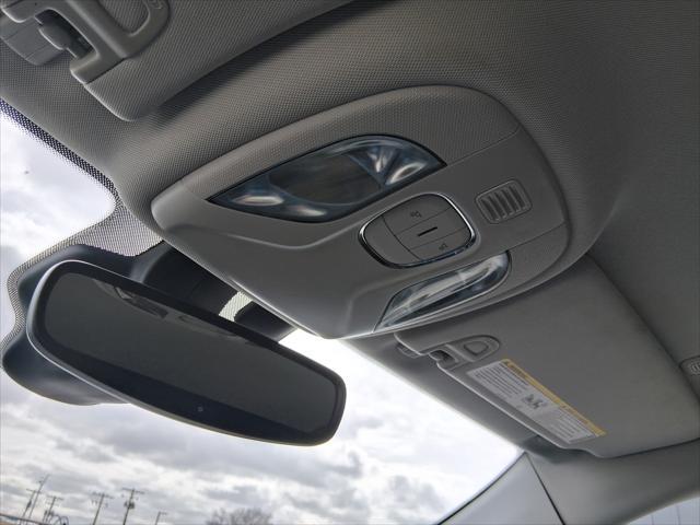 Photo of 2021 Diamond Black Crystal Pearlcoat Jeep Compass