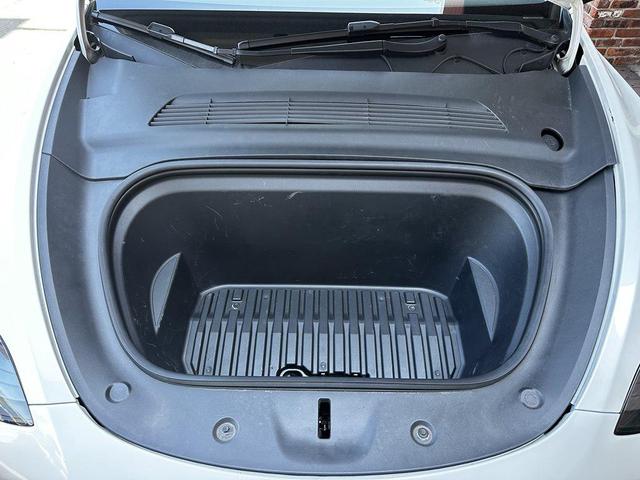 Photo of 2021 Pearl White Multi-Coat Tesla Model Y