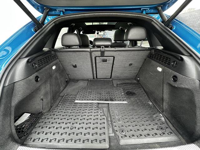Photo of 2018 BLUE Audi Q3