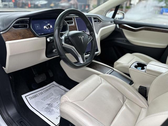 Photo of 2017 Pearl White Multi-Coat Tesla Model X