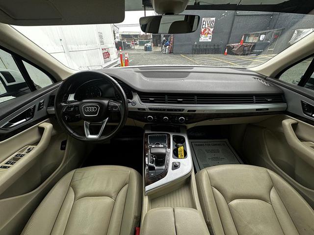 Photo of 2017 WHITE Audi Q7