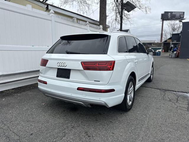 Photo of 2017 WHITE Audi Q7