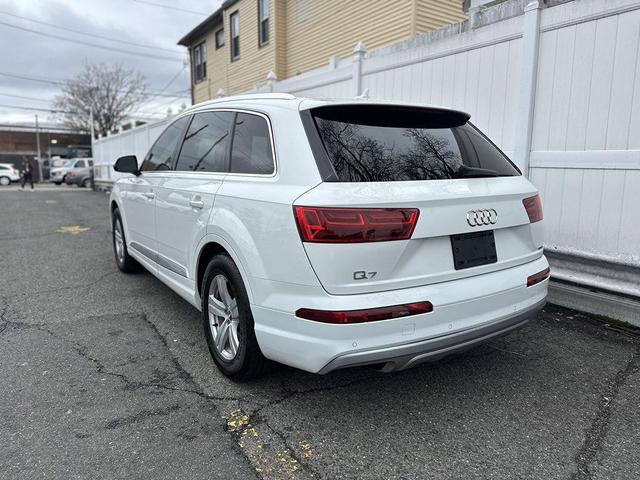 Photo of 2017 WHITE Audi Q7