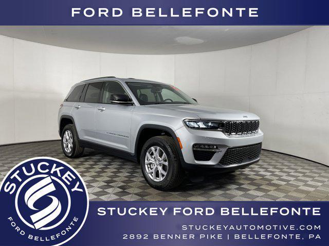 Photo of 2022 Silver Zynith Jeep Grand Cherokee