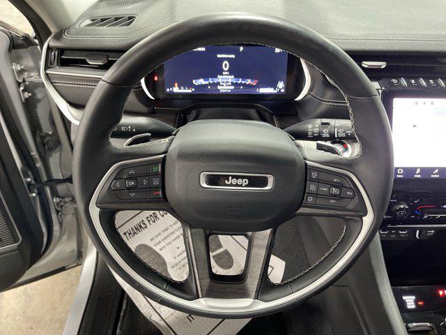 Photo of 2022 Silver Zynith Jeep Grand Cherokee