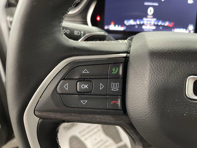 Photo of 2022 Silver Zynith Jeep Grand Cherokee