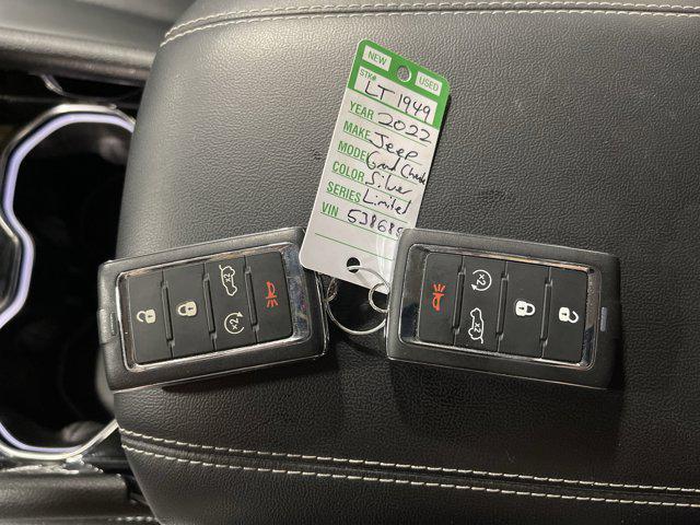 Photo of 2022 Silver Zynith Jeep Grand Cherokee