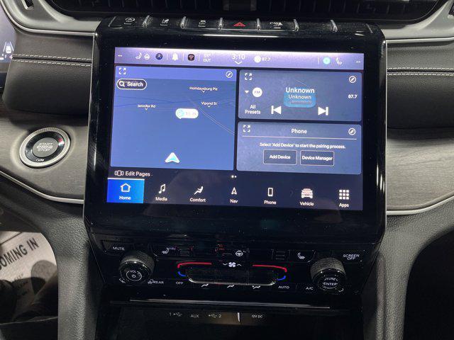 Photo of 2022 Silver Zynith Jeep Grand Cherokee