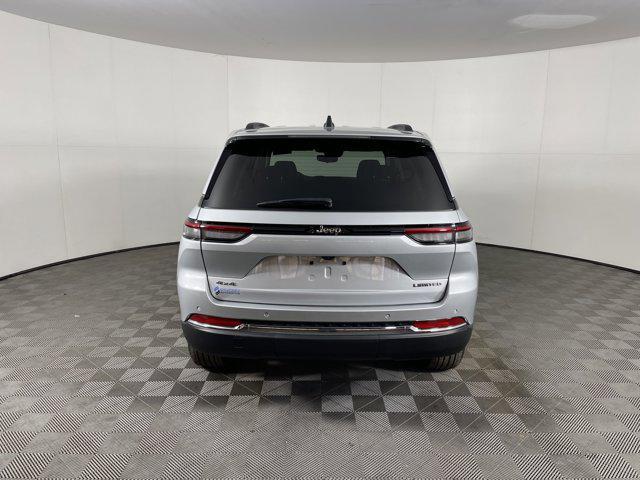 Photo of 2022 Silver Zynith Jeep Grand Cherokee
