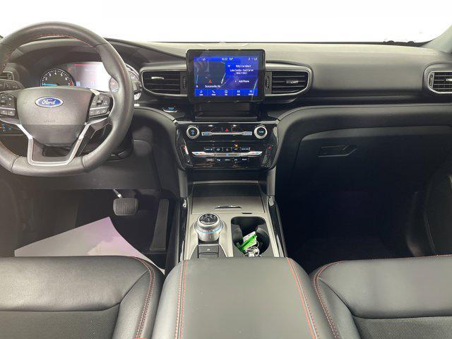 Photo of 2023 Carbonized Gray Metallic Ford Explorer