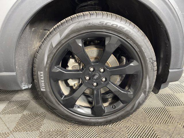 Photo of 2023 Carbonized Gray Metallic Ford Explorer