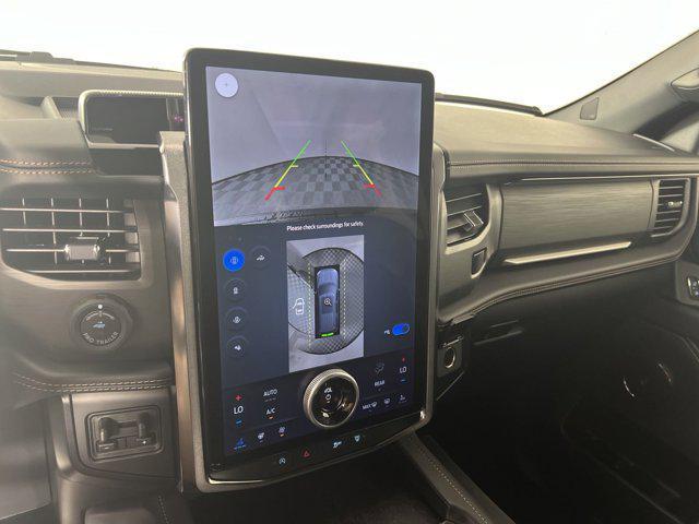 Photo of 2024 Agate Black Metallic Ford Expedition