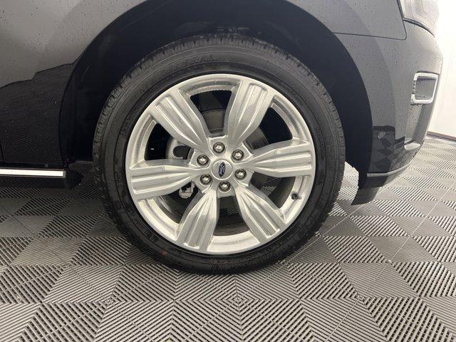 Photo of 2024 Agate Black Metallic Ford Expedition
