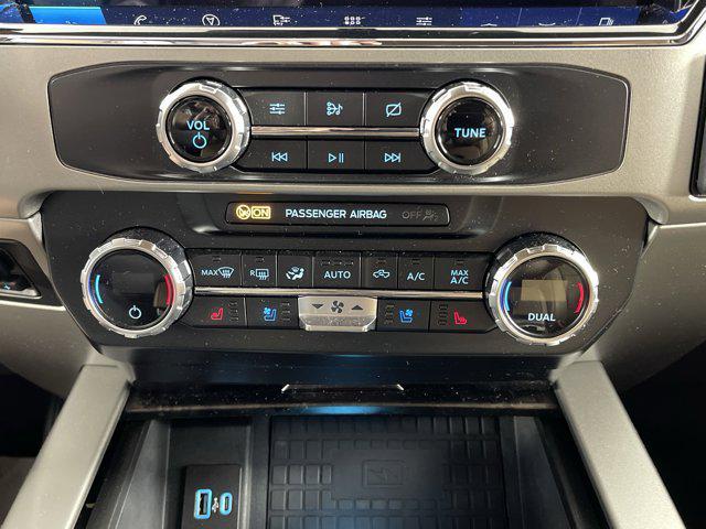 Photo of 2022 Star White Metallic Tri-Coat Ford F-450