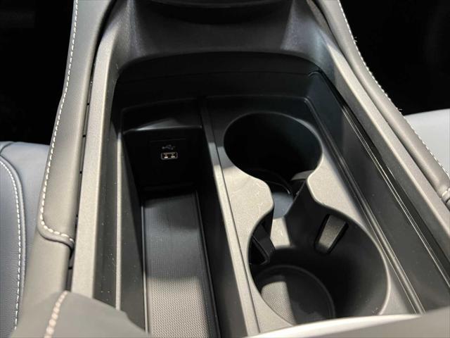 Photo of 2024 Platinum White Pearl Acura RDX