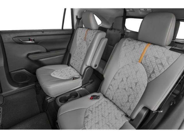 Photo of 2023 Wind Chill Pearl Toyota Highlander Hybrid
