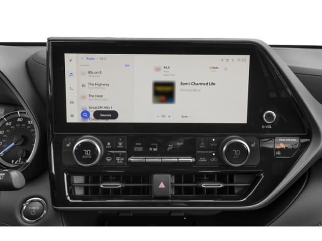 Photo of 2023 Wind Chill Pearl Toyota Highlander Hybrid