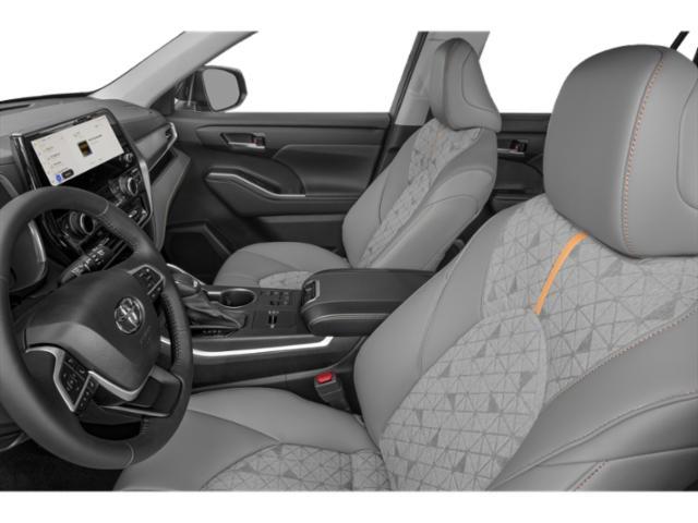 Photo of 2023 Wind Chill Pearl Toyota Highlander Hybrid