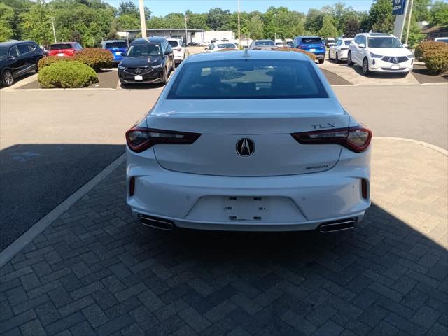 Photo of 2022 Platinum White Pearl Acura TLX