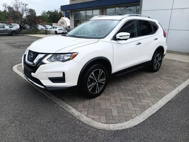 Photo of 2020 Pearl White Tricoat Nissan Rogue