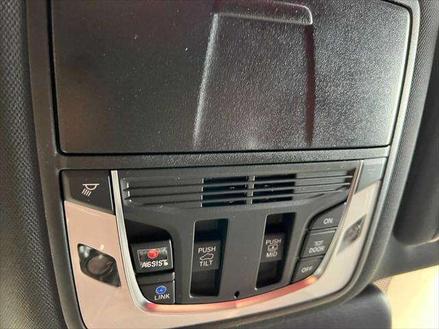 Photo of 2024 Majestic Black Pearl Acura RDX