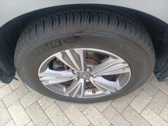 Photo of 2020 Lunar Silver Metallic Acura MDX