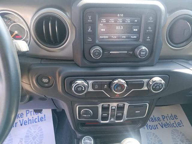 Photo of 2018 Bright White Clearcoat Jeep Wrangler Unlimited