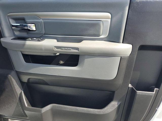 Photo of 2018 Bright Silver Metallic Clearcoat RAM 3500
