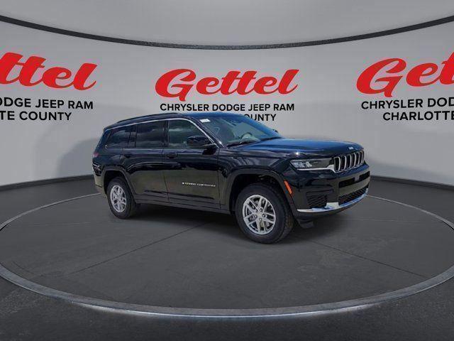 Photo of 2025 Diamond Black Crystal Pearlcoat Jeep Grand Cherokee L