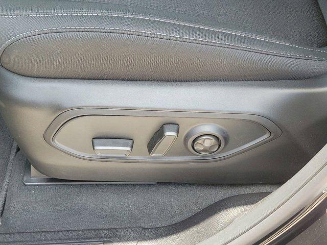 Photo of 2025 Diamond Black Crystal Pearlcoat Jeep Grand Cherokee L