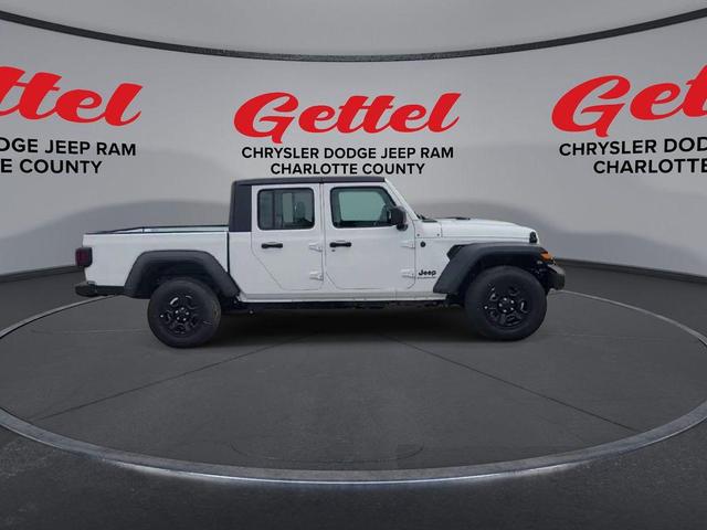 Photo of 2025 Bright White Clearcoat Jeep Gladiator