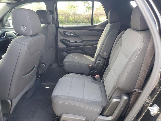 Photo of 2023 Mosaic Black Metallic Chevrolet Traverse